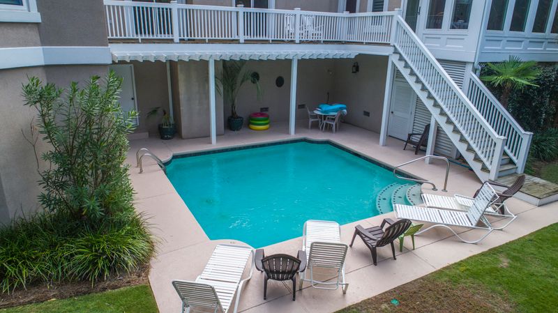 28 Beachwood W, Isle Of Palms, SC 29451