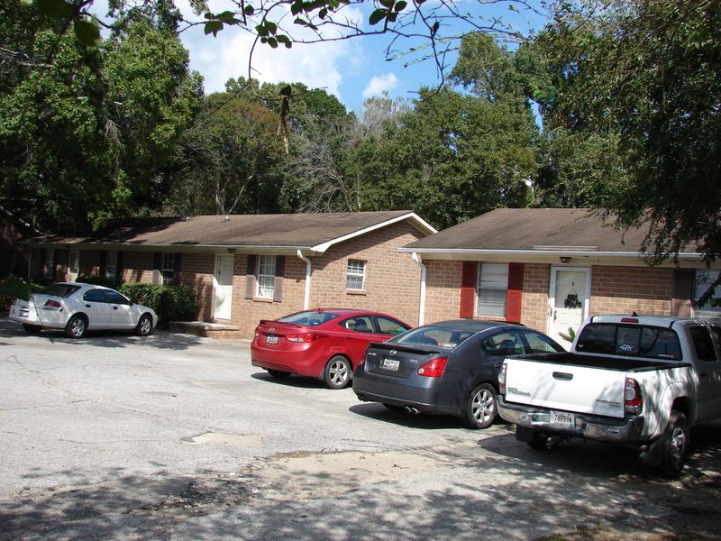 1182 Folly Rd, Charleston, SC 29412