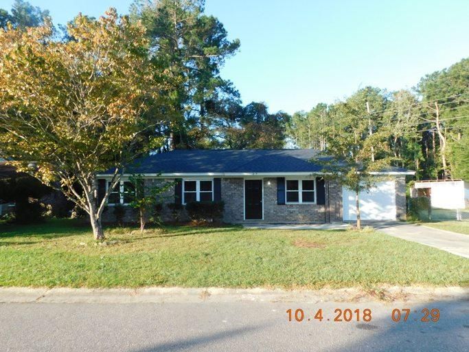 215 Mulberry Dr, Summerville, SC 29486