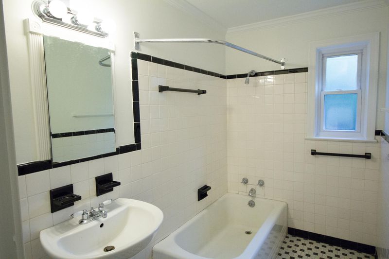 650 W Oak Forest Dr, Charleston, SC 29407