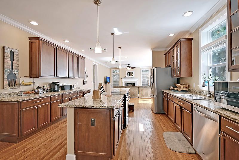 1100 S Main St, Summerville, SC 29483