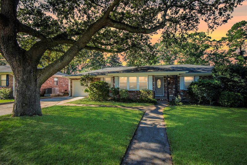6019 Ridgecrest Ave, Hanahan, SC 29410
