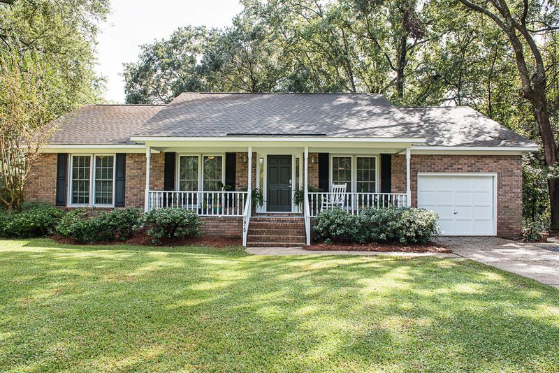 1815 Houghton Dr, Charleston, SC 29412