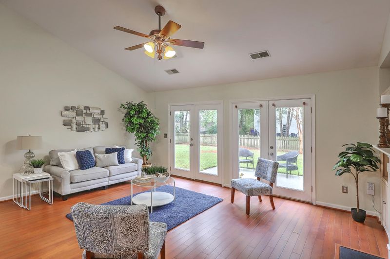 2951 Loebs Ct, Mount Pleasant, SC 29466