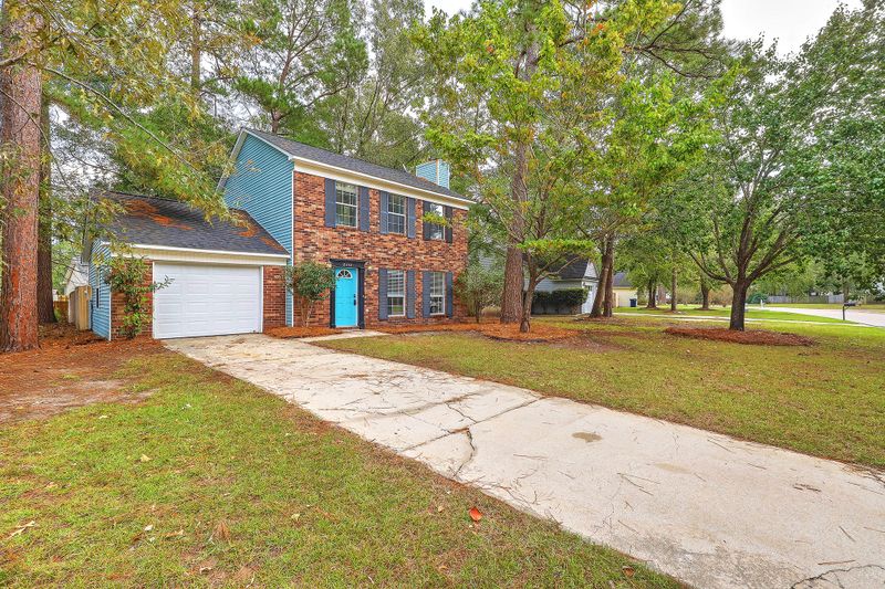 8474 William Moultrie Dr, North Charleston, SC 29420