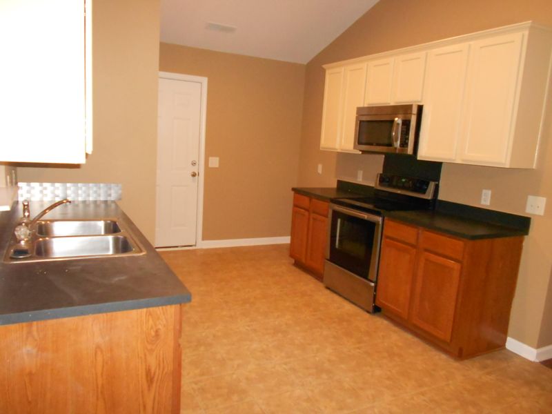 121 Salem Creek Dr, Goose Creek, SC 29445