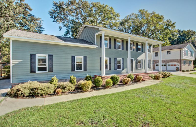 1063 Dominion Dr, Hanahan, SC 29410