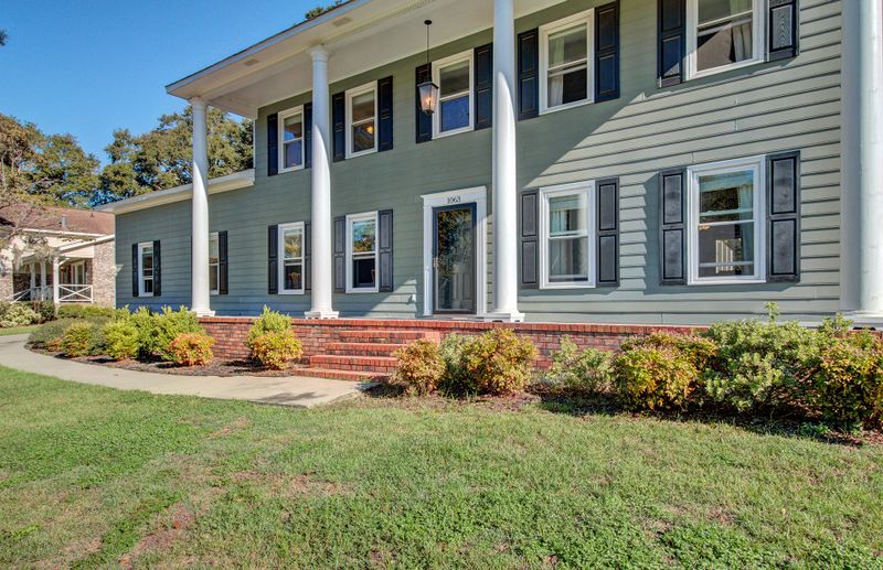 1063 Dominion Dr, Hanahan, SC 29410