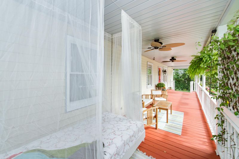 1559 Castlewick Ave, Johns Island, SC 29455