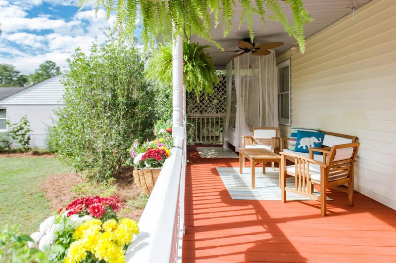 1559 Castlewick Ave, Johns Island, SC 29455
