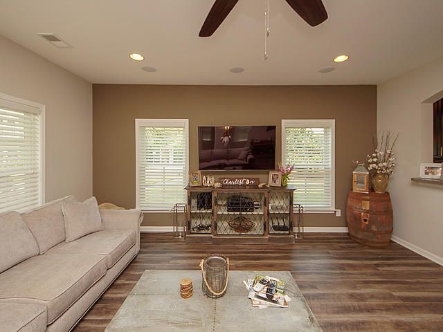 1614 Sparkleberry Ln, Johns Island, SC 29455