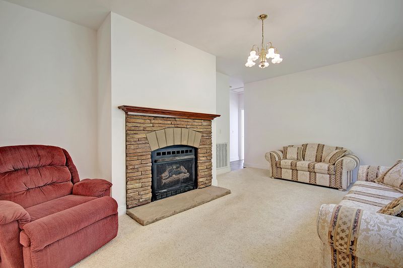 725 Lonesome Ln, Ridgeville, SC 29472