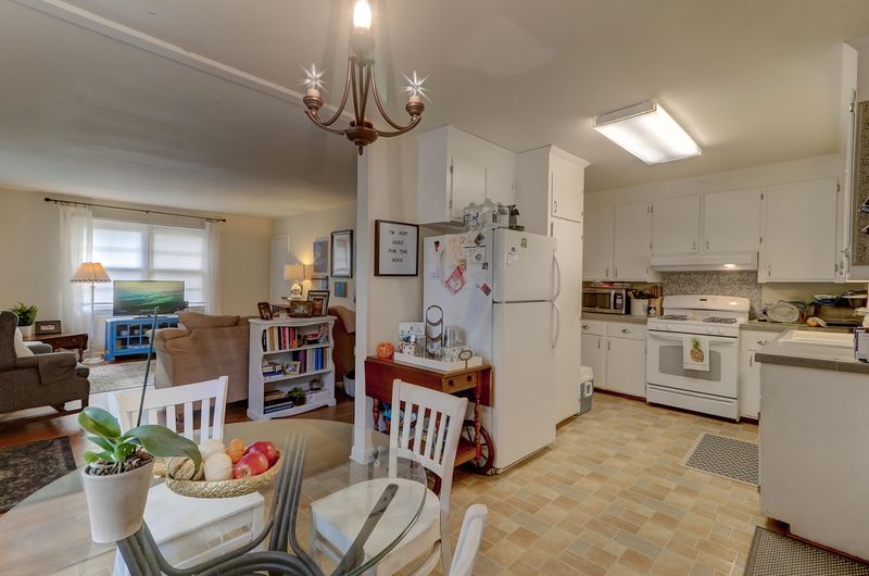 108 Live Oak Ave, Charleston, SC 29407