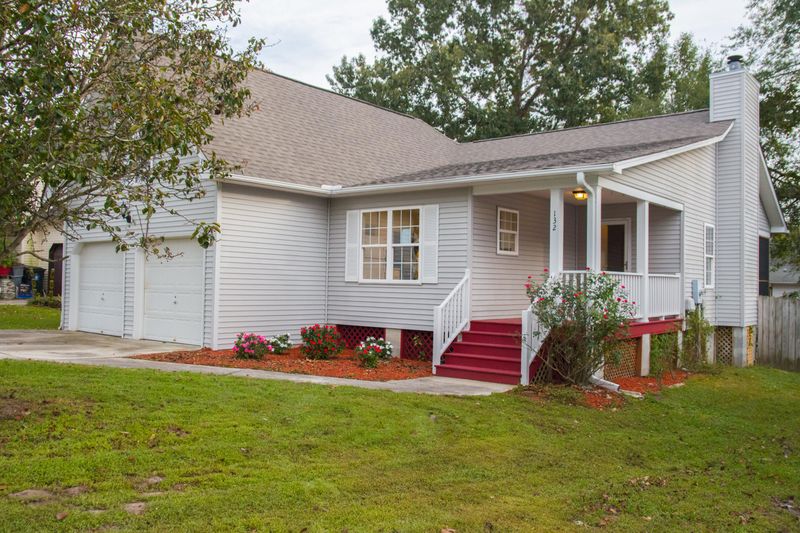 132 Kingsbridge Dr, Goose Creek, SC 29445
