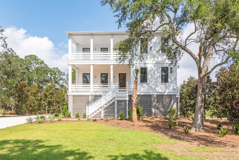 160 5th Ave, Mount Pleasant, SC 29464