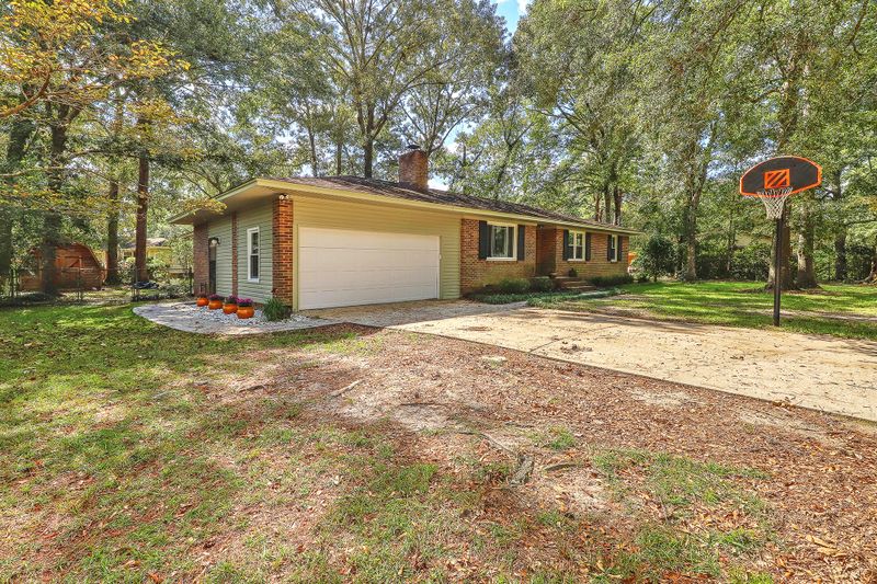 203 Lenwood Dr, Summerville, SC 29485