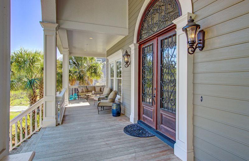 1496 Headquarters Plantation Dr, Johns Island, SC 29455