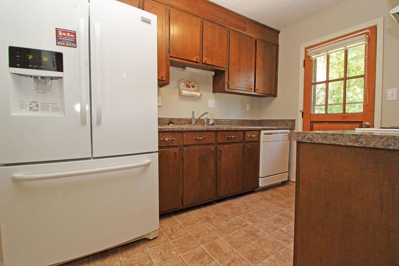 523 Mary Scott Dr, Goose Creek, SC 29445