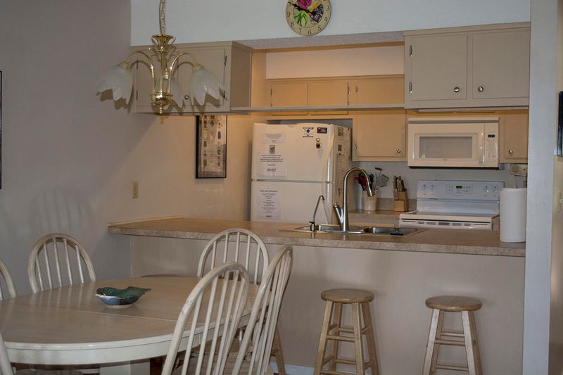 840 Club Cottage Rd, Edisto Beach, SC 29438
