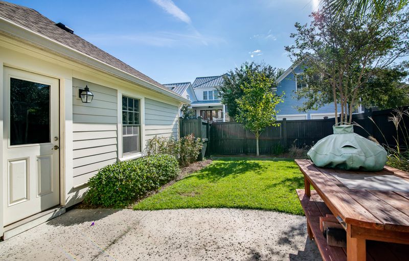 298 Island Park Dr, Charleston, SC 29492