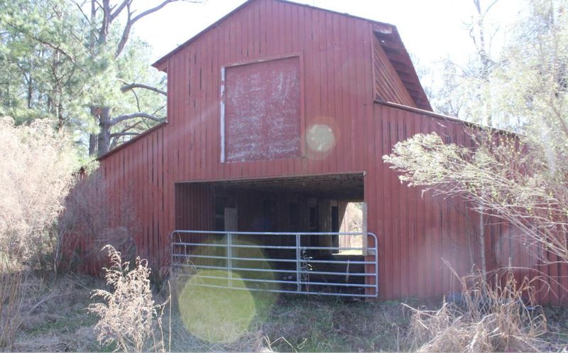 239 Leach Ln, Cross, SC 29436