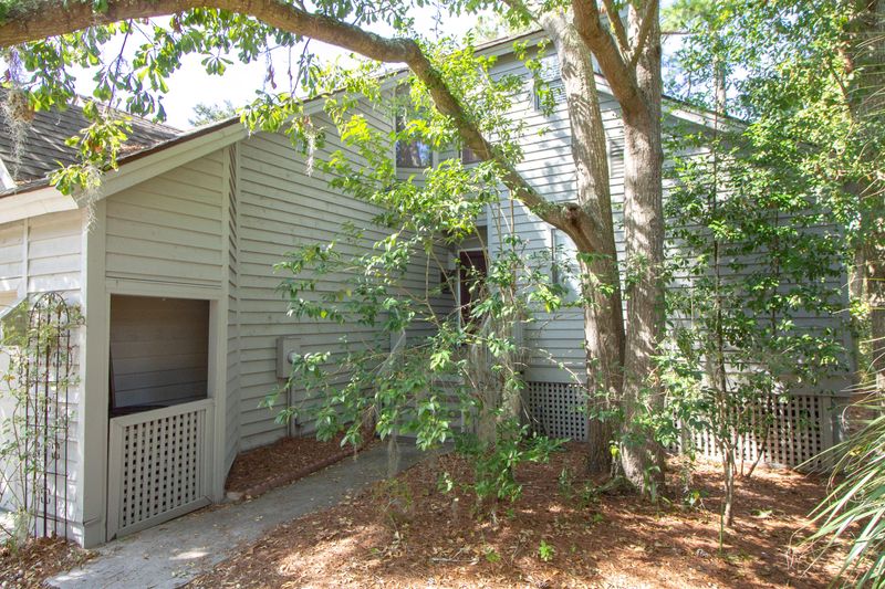 1051 Marsh Court Ln, Mount Pleasant, SC 29464