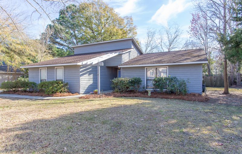 513 Upland Pl, Mount Pleasant, SC 29464