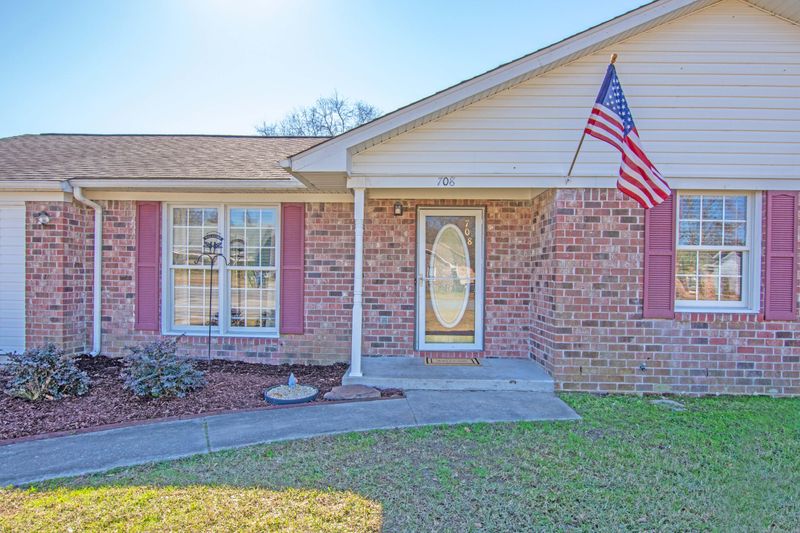 708 Beauregard Rd, Summerville, SC 29486