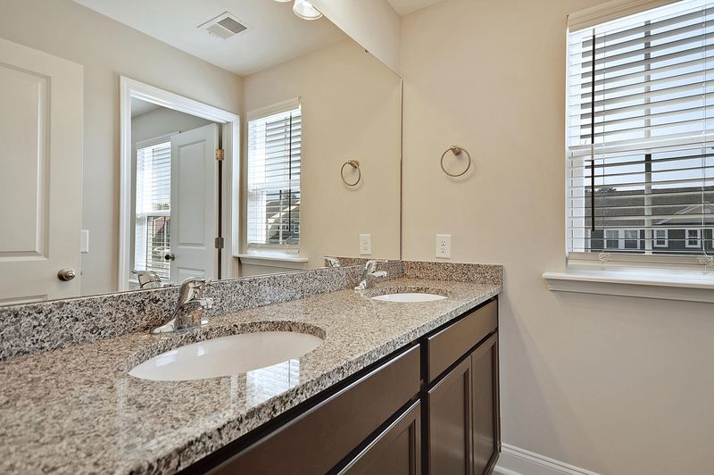 7852 Montview Rd, North Charleston, SC 29418