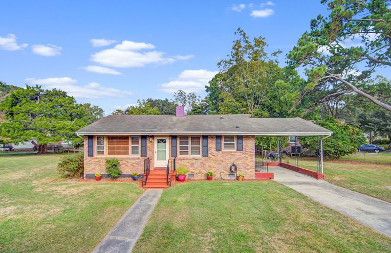 722 Windward Rd, Charleston, SC 29412