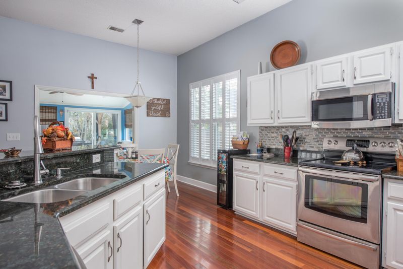 5404 W Crosland Ct, Charleston, SC 29420