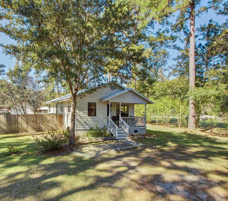 7306 Commodore Rd, Hollywood, SC 29449