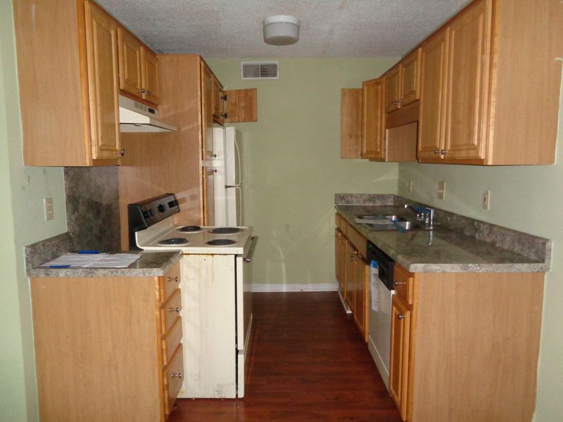 109 Elmwood Ave #B, Ladson, SC 29456
