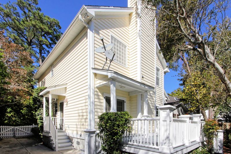 1077 Mathis Ferry Rd, Mount Pleasant, SC 29464