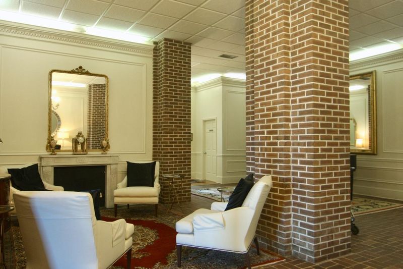 14 Lockwood Dr #4h, Charleston, SC 29401