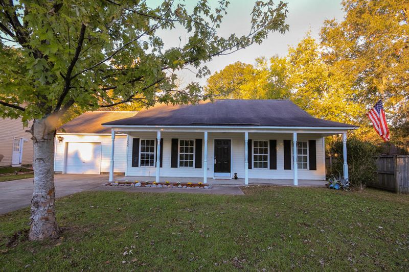 704 Oxford Rd, Ladson, SC 29456