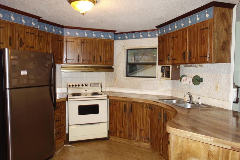 205 Picard Dr, Ladson, SC 29456