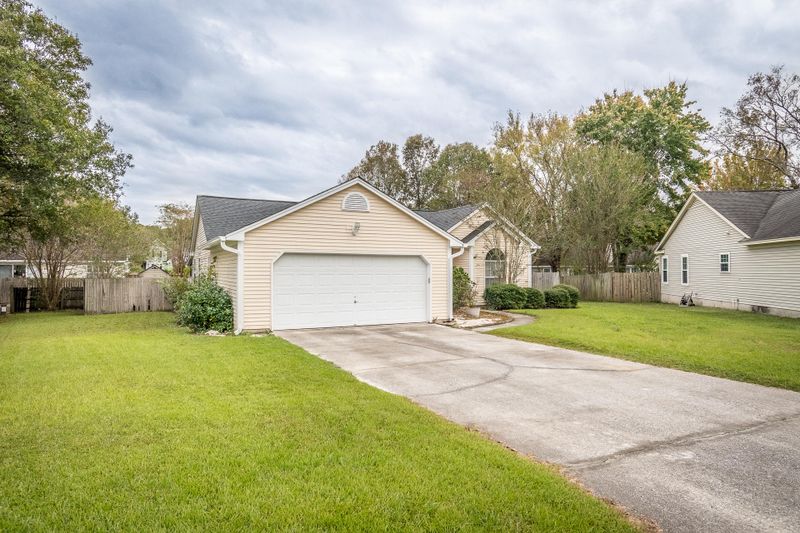 104 Hazelton Ct, Goose Creek, SC 29445