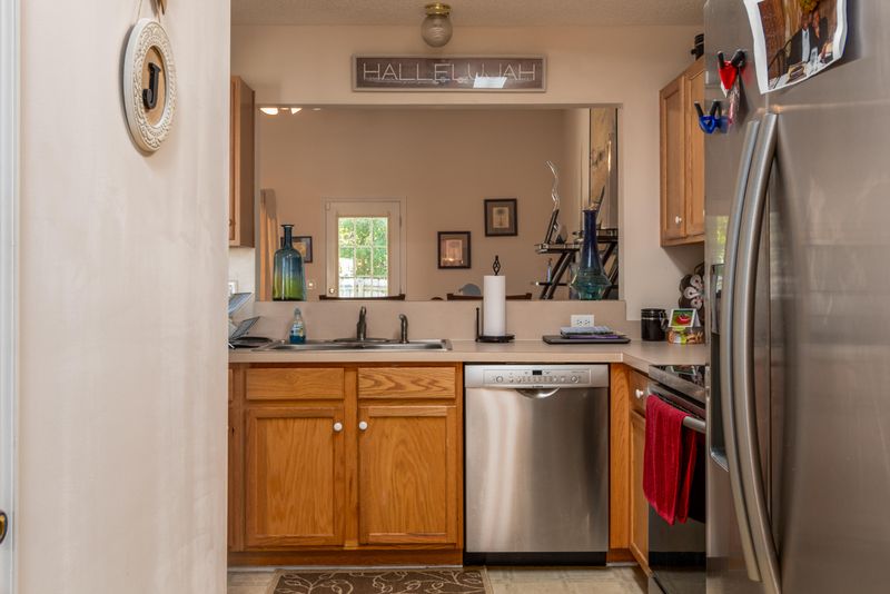 1035 Long View Dr, Goose Creek, SC 29445