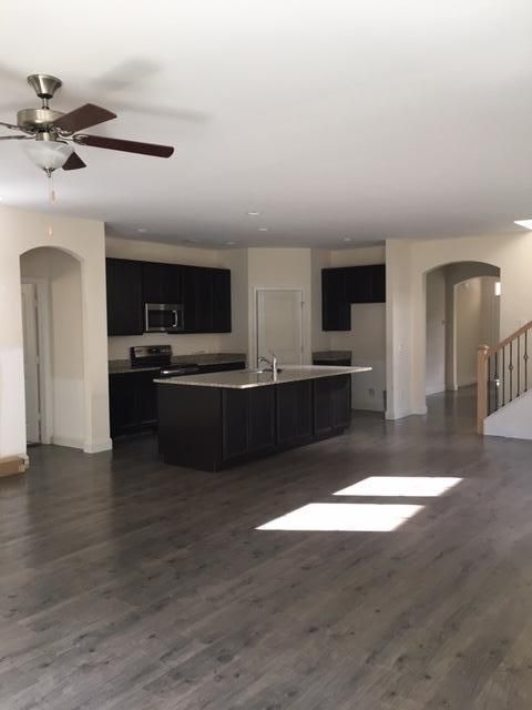 521 Man O War Ln, Moncks Corner, SC 29461