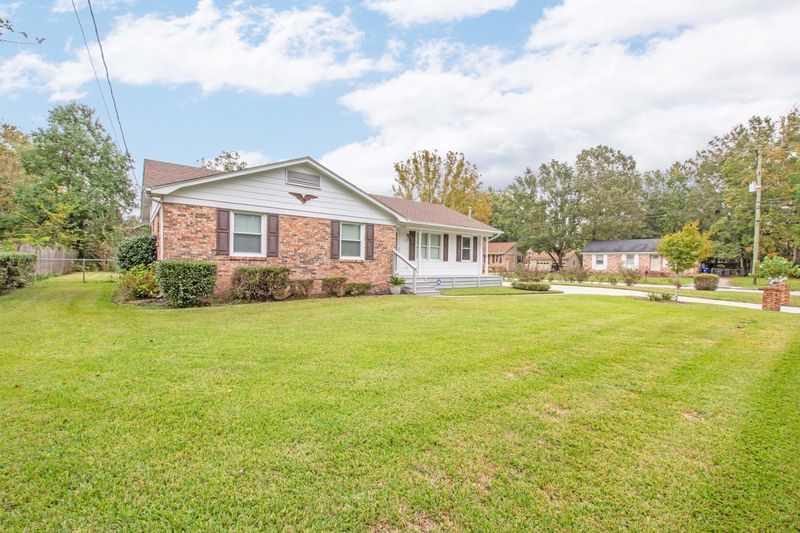 3304 Londonderry Rd, North Charleston, SC 29420
