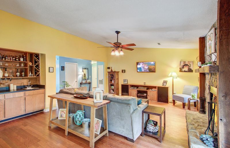 2725 Jobee Dr, Charleston, SC 29414