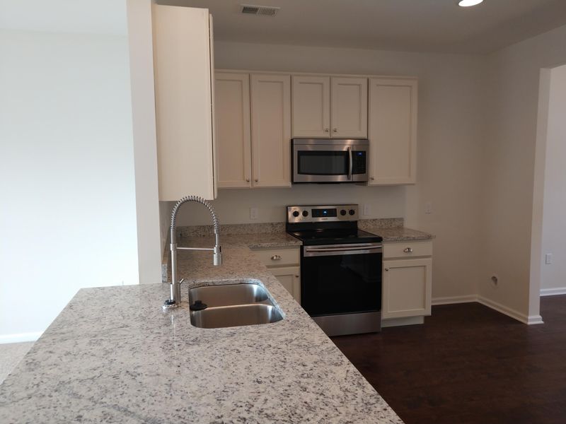 388 Flyway Rd #52, Goose Creek, SC 29445