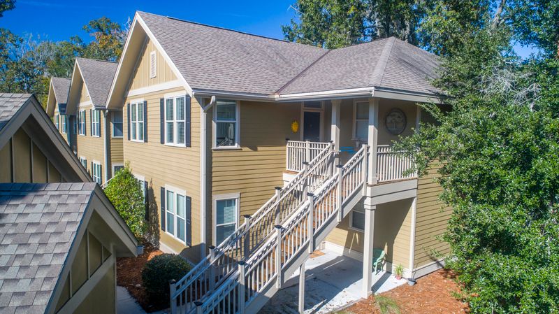 5510 Colonial Chatsworth Cir, North Charleston, SC 29418