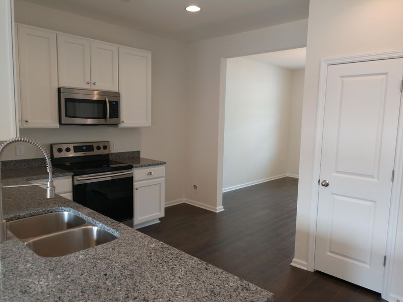 390 Flyway Rd #53, Goose Creek, SC 29445
