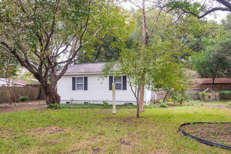 610 Simmons St, Mount Pleasant, SC 29464