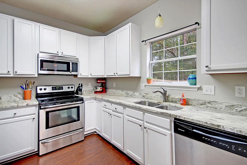 114 W Hartwick Ln, Goose Creek, SC 29445