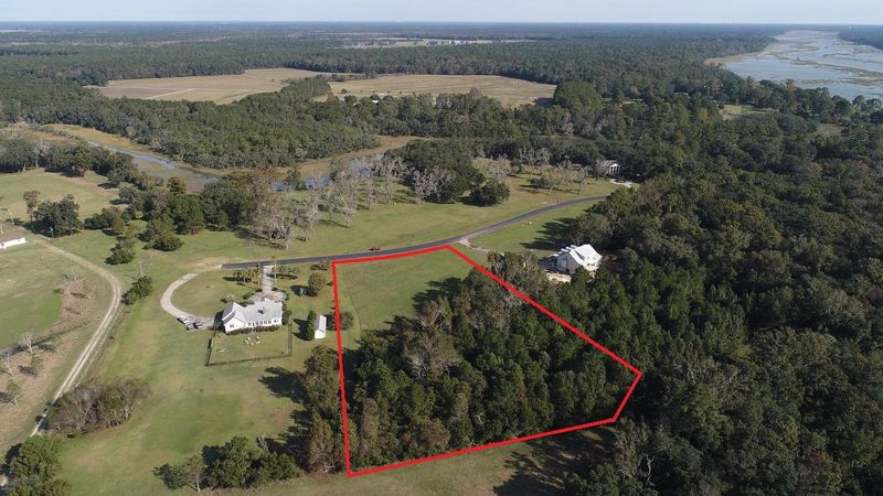 34 Anchor Watch Dr, Wadmalaw Island, SC 29487