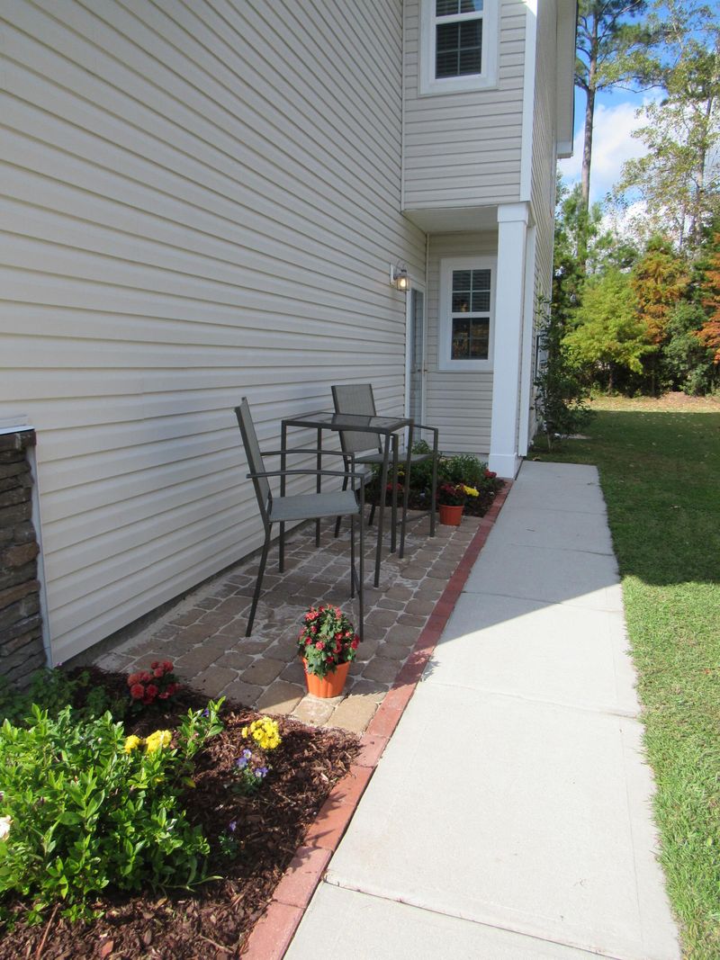 8870 Arbor Glen Dr, North Charleston, SC 29420