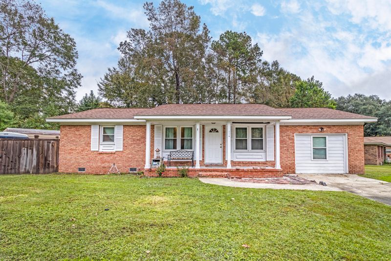 114 Chalmers Ln, Summerville, SC 29485